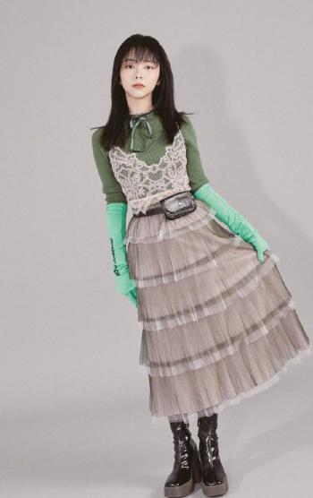中国内地四川泸州影视女演员可爱女星谭松韵清纯静美写真第1张