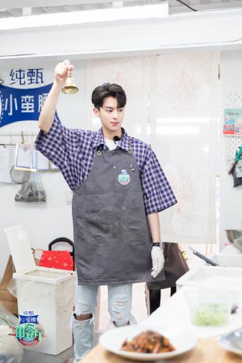 高清男性王鹤棣帅气不羁时尚写真图片第6张