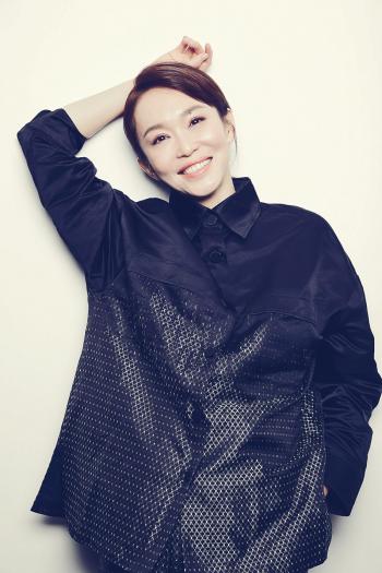 高清新加坡女艺人美女著名演员范文芳性感图片第0张