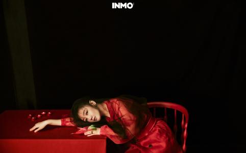 杨幂透视薄纱长裙妩媚性感写真图片第2张