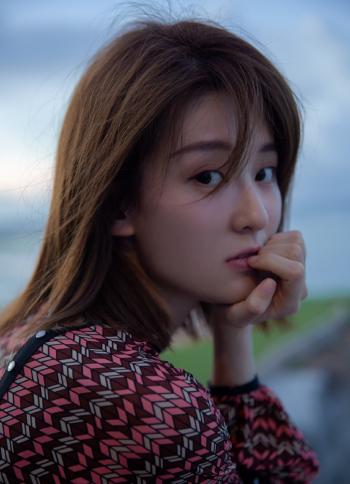 高清中国内地黑龙江省哈尔滨女演员乔欣轻甜灵动写真图片第1张