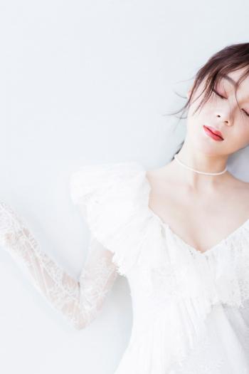 高清中国内地影视湖北省襄阳女演员袁姗姗时尚养眼写真桌面壁纸第3张