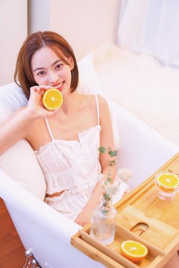 酒窝美女第2张