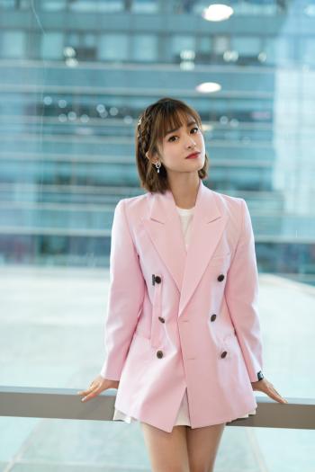 高清美女沈月连衣裙清新甜美写真图片第4张