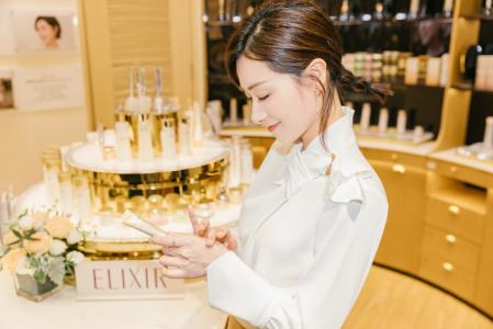 万茜优雅柔情写真图片第2张