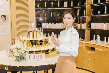 万茜优雅柔情写真图片第3张