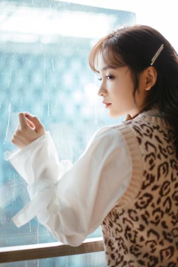 中国内地女演员王一菲温婉迷人写真图片第0张