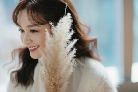 中国内地女演员王一菲温婉迷人写真图片第5张