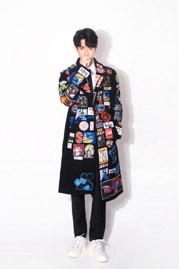 高清新疆乌鲁木齐男明星于朦胧复古造型杂志写真图片第0张