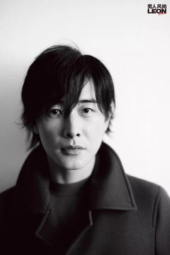 罗晋魅力型男冬日户外写真图片第5张