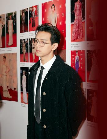 中国内地湖北荆州男演员李现泳池湿身酷帅写真图片第6张