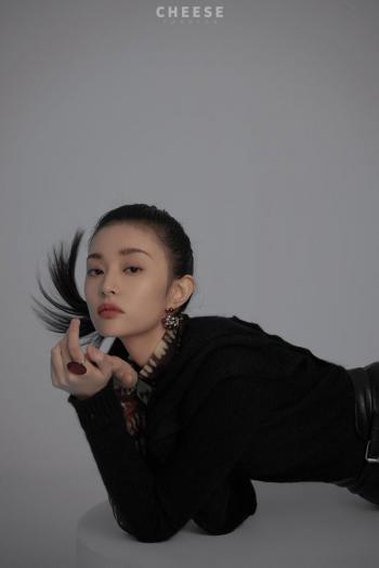 盖玥希黄裙优雅时尚写真图片第5张