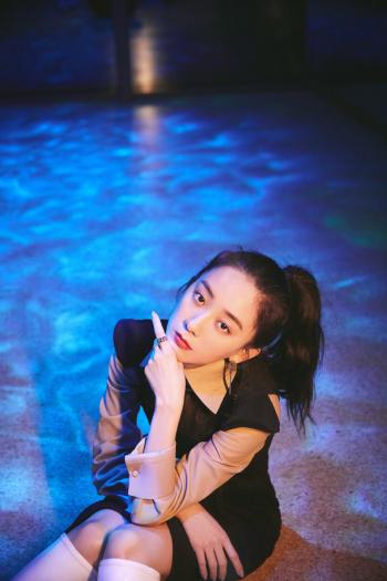 高清中国内地北京女演员朱颜曼滋时尚光影写真图片第2张