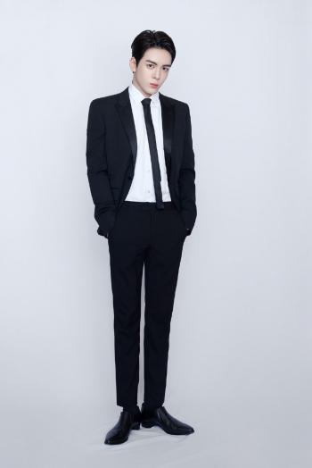 高清广东省深圳男明星曾舜晞清爽帅气写真图片第0张