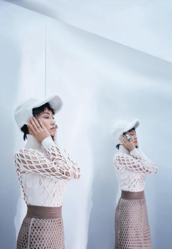 高清中国大陆吉林长春女演员谭卓复古温柔范儿性感写真第1张