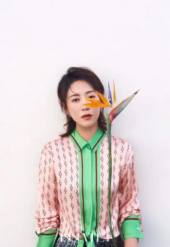 高清辽宁省丹东市宽甸满族自治美女马丽红色高叉长裙性感写真图片第6张