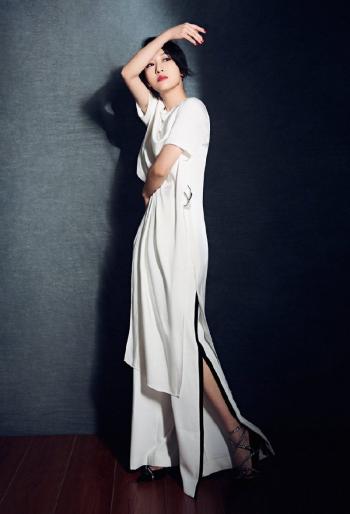 李念性感撩人时尚写真图片第4张