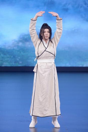 华晨宇图片 华晨宇冷峻帅气写真图片第4张