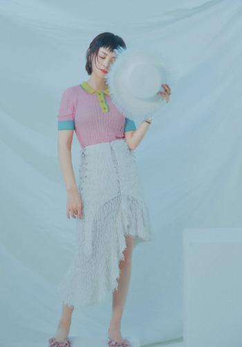 邓莎吊带白裙灵动俏皮写真图片  邓莎图片第3张