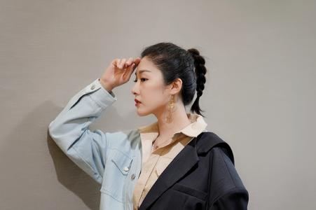 美女王双图片 _ 第(1)张