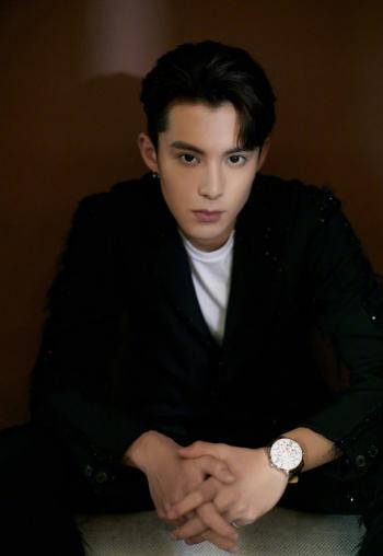 高清男星王鹤棣帅气写真图片第2张