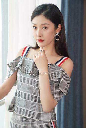 美女王双图片 _ 第(6)张