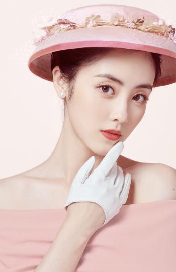 中国内地女广东陆丰模特章乐韵吊带裙迷人写真图片第0张