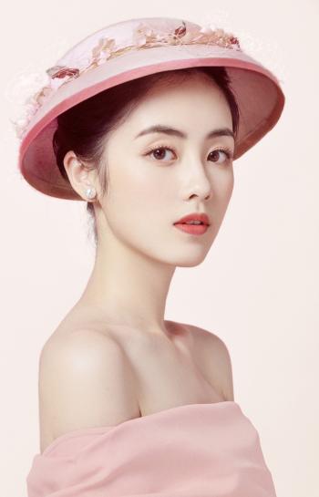 中国内地女广东陆丰模特章乐韵吊带裙迷人写真图片第2张