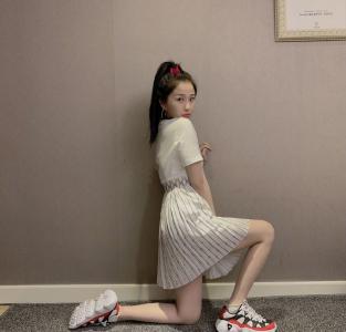 高清中国内地美女虞书欣甜美运动风写真图片第0张