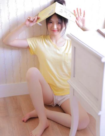 美女热裤图片 _ 第(1)张