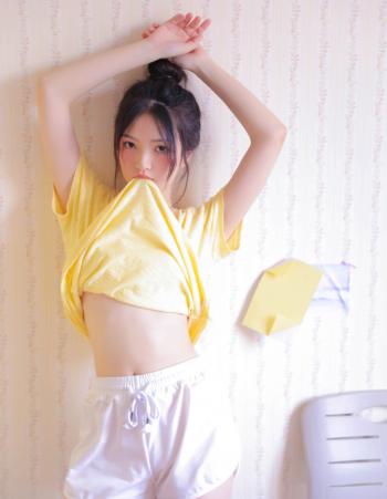 美女热裤图片 _ 第(4)张