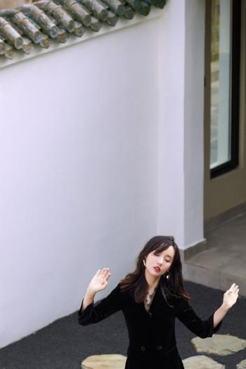 吕一图片 _ 第(1)张