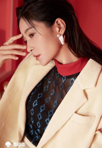 高清内地山东烟台女演员王媛可英伦风优雅写真图片第1张