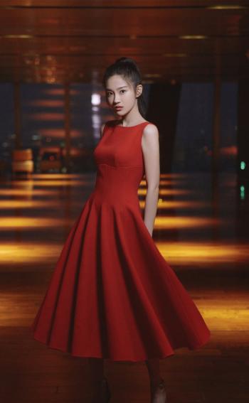 中国内地海市女演员汤梦佳清新温婉居家写真图片第2张
