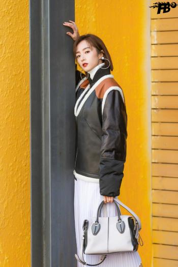 胡冰卿冰蓝系活泼明朗写真图片第3张