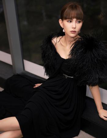 中国台湾女模特昆凌火辣模特明星写真:天王嫂高清美照图片第1张