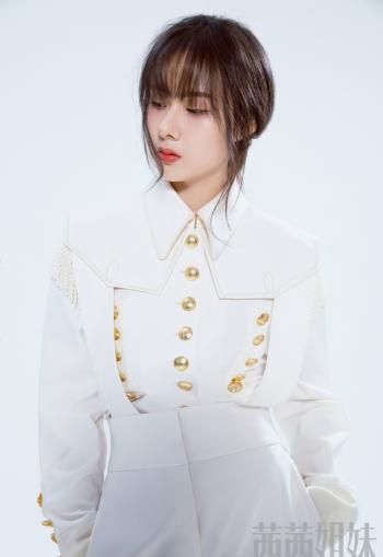 中国内地湖北省武汉女演员曹曦月性感写真高清电脑桌面壁纸第3张
