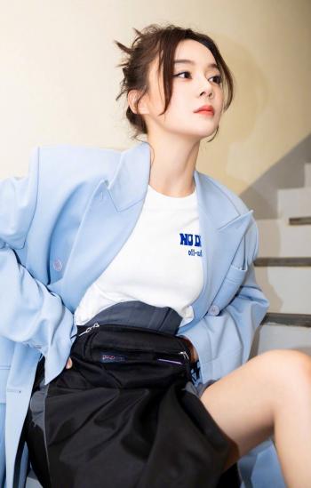 高清中国内地影视湖北省襄阳女演员袁姗姗羽毛裙唯美写真桌面壁纸第1张