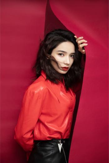中国内地影视新疆乌鲁木齐女演员代斯开叉礼服性感写真图片第2张