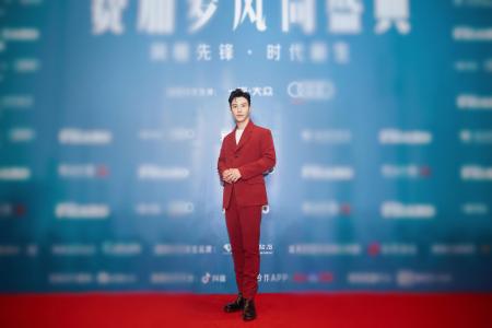 王冠逸图片 _ 第(3)张
