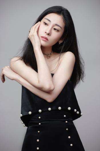 中国大陆天津女歌手张碧晨湖南卫视跨年晚会图片第1张