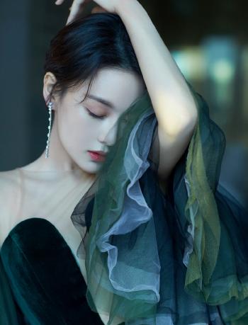 张馨予第0张