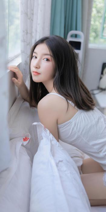 美女比莉第3张
