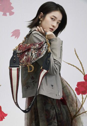 中国内地浙江省义乌女演员张雪迎时尚个性写真图片第2张