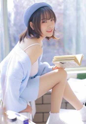 黑龙江省哈尔滨市南岗女明显宋佳钉珠连衣裙优雅写真图片第0张