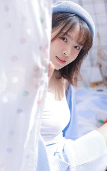 黑龙江省哈尔滨市南岗女明显宋佳钉珠连衣裙优雅写真图片第2张