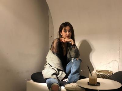 中国四川成都女演员余玥最新生活照图片第3张