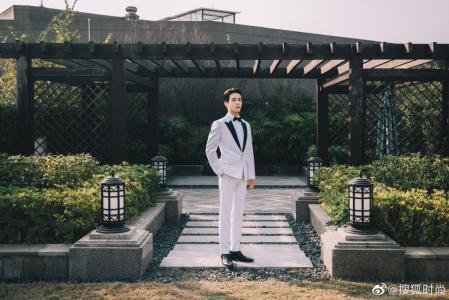 高清广东省深圳男明星演员曾舜晞魅力绅士活动照图片第2张