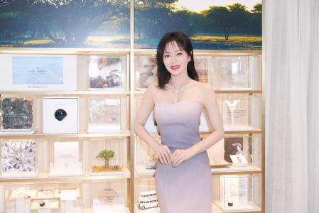 高清中国内地辽宁省沈阳女演员秦岚优雅妩媚写真桌面壁纸第3张