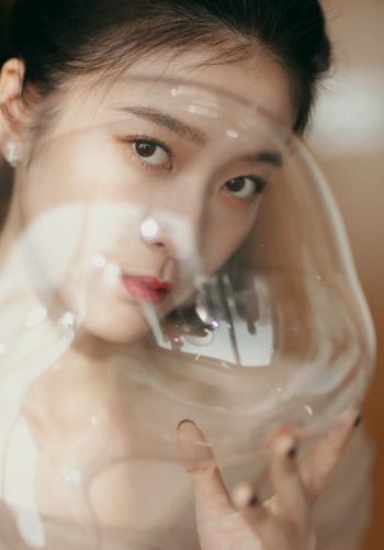 中国内地浙江省义乌女演员张雪迎时尚个性写真图片第0张